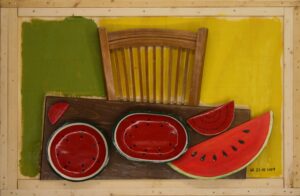 Sandías en la mesa con silla