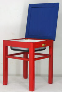 Hombre y mujer en el cuarto de baño